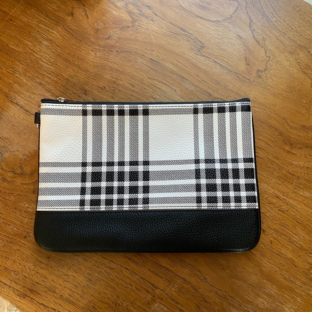 Thirty one zippered pouch